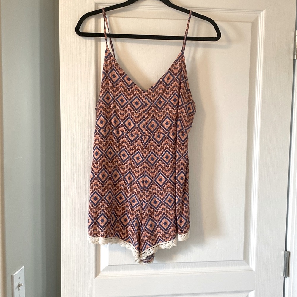 Aztec print romper with lace trim detail